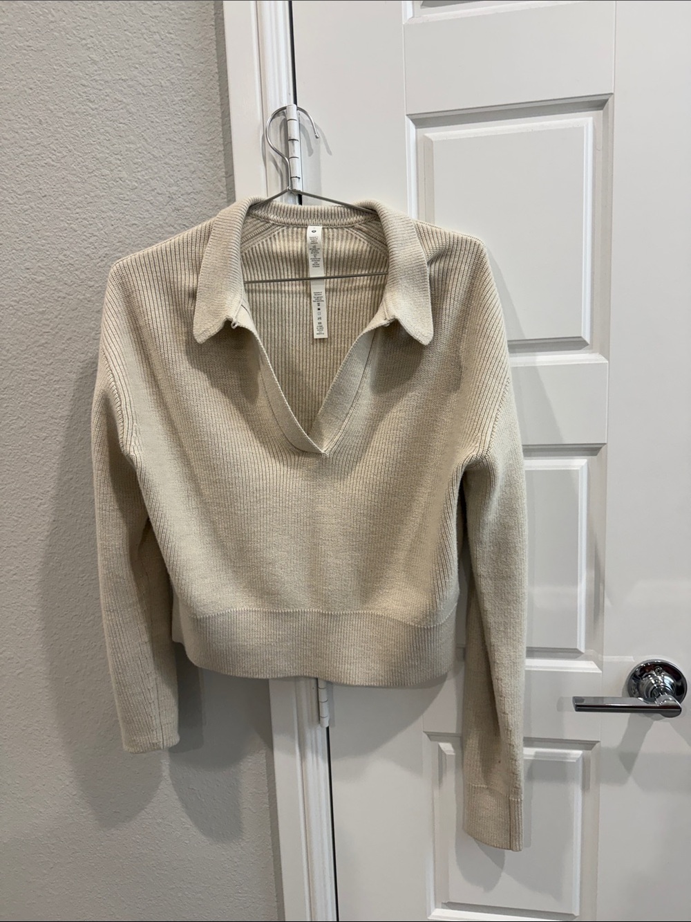 lululemon athletica Cream V‑Neck Collared Cropped Sweater